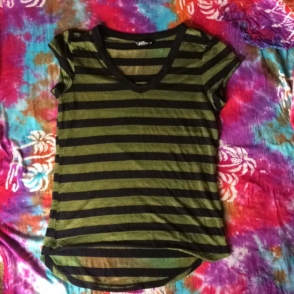 Green&black striped tee